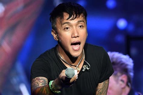 Arnel Pineda Biography .